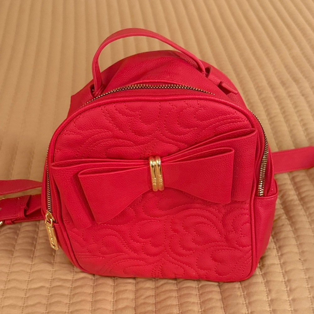 🎀Betsey Johnson Vibrant Red Bow Mini Backpack🎀